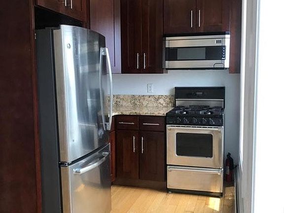 5th image of 106 Hancock St APT 3