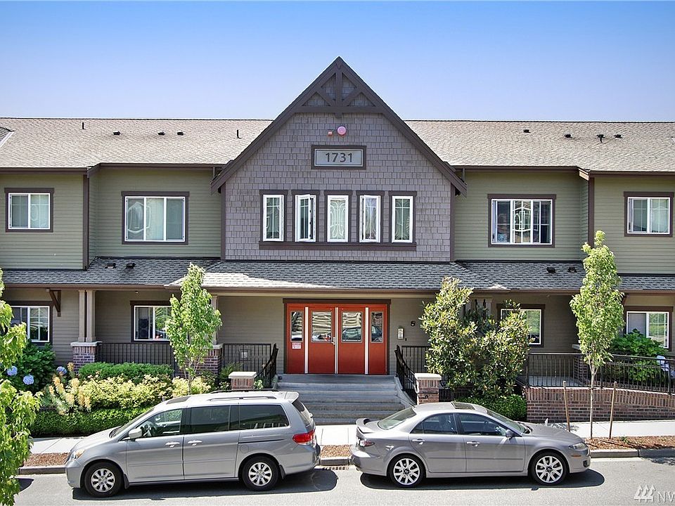 1st image of 1731 10th Ave NE #B111