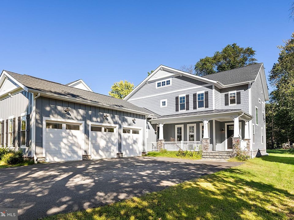 1st image of 8633 Fort Hunt Rd