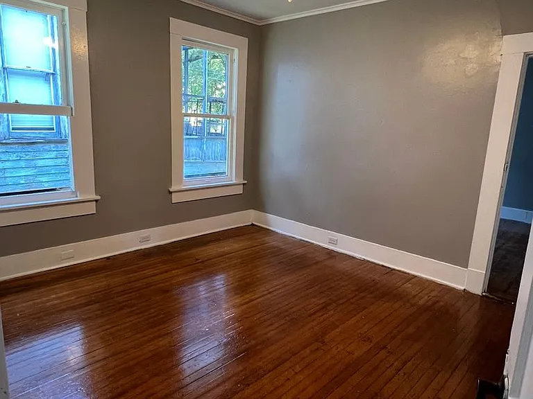 1025 Foster St — Photo 12