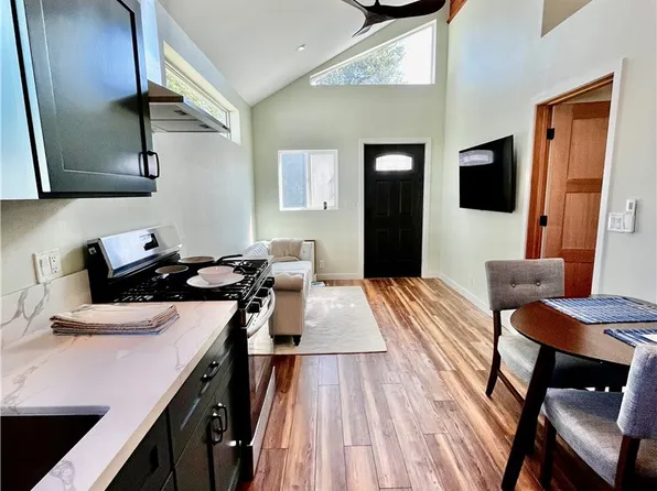 22151 Cohasset St, Canoga Park, CA 91303