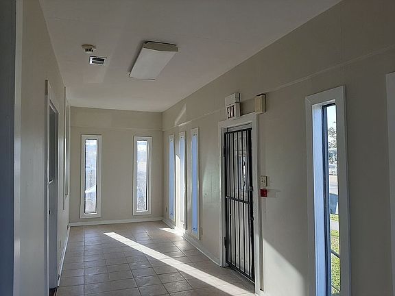 2nd image of 1351 Washington Blvd