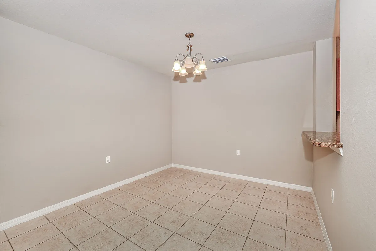 Building Photo - 9093 Gervais Cir #1906