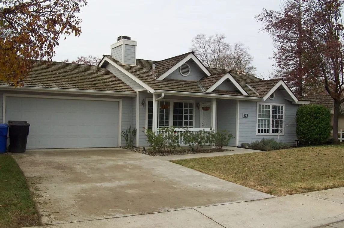 Tony Drive 823 - 1 — Photo 1