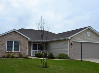 2127 Cedar Ridge Cv, Fort Wayne, IN 46818