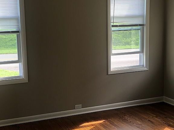 5th image of 209 Columbia Ave