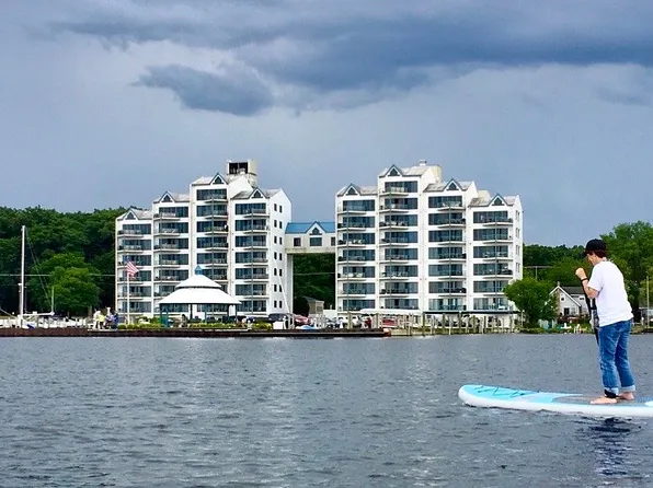 2964 Lakeshore Dr Unit E302, Muskegon, MI 49441