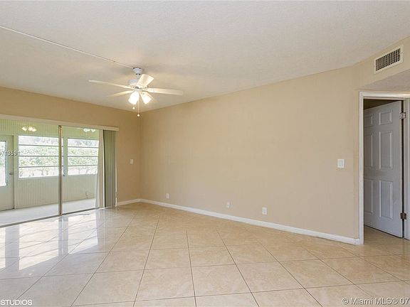 3rd image of 8000 Lagos De Campo Blvd #A-101