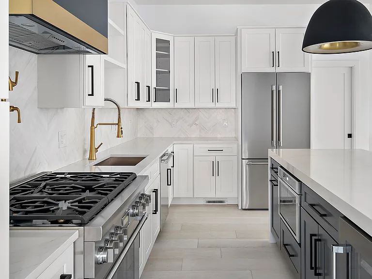 21 Woodbine St #21 — Photo 8