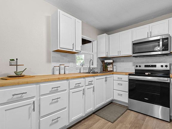 3rd image of 481 SE Waldron Ter