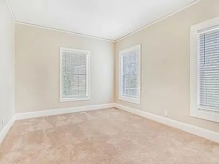 495 Hutchens Rd SE #A — Photo 3