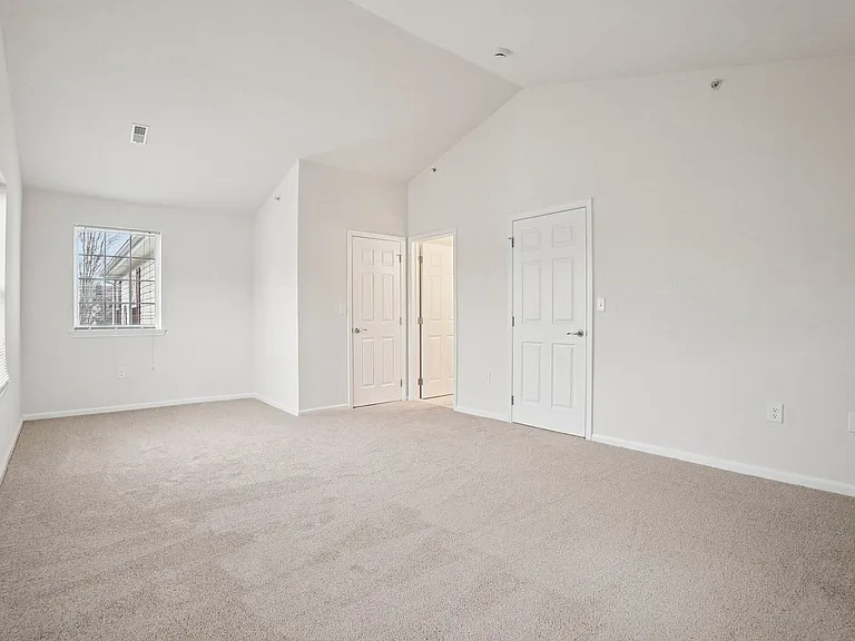 The Apartments At Weatherby — Photo 43