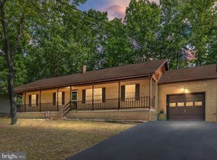 229 Greenbriar Cir, Cross Junction, VA 22625