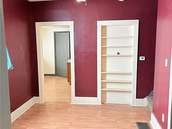 3rd image of 433/435 S 5th St