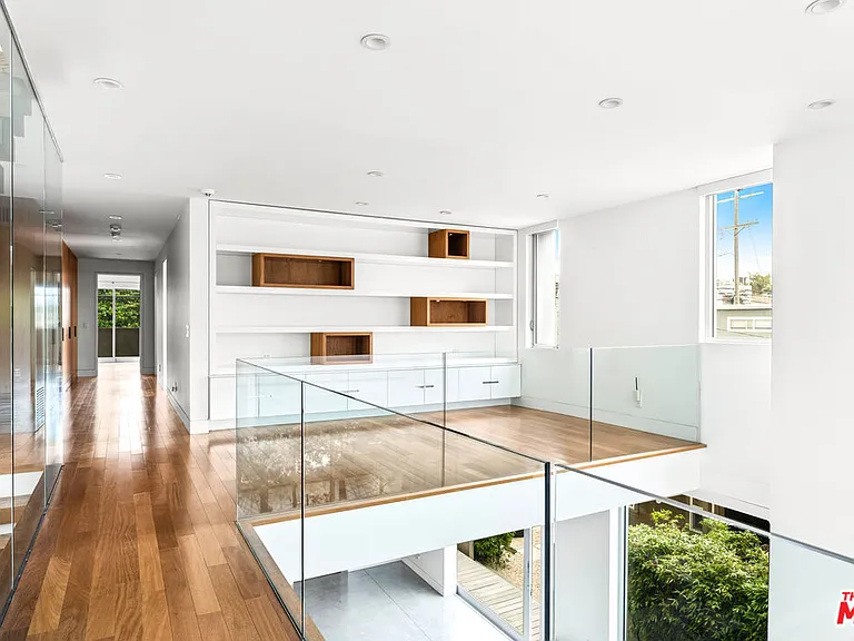 524 Rialto Ave — Photo 16