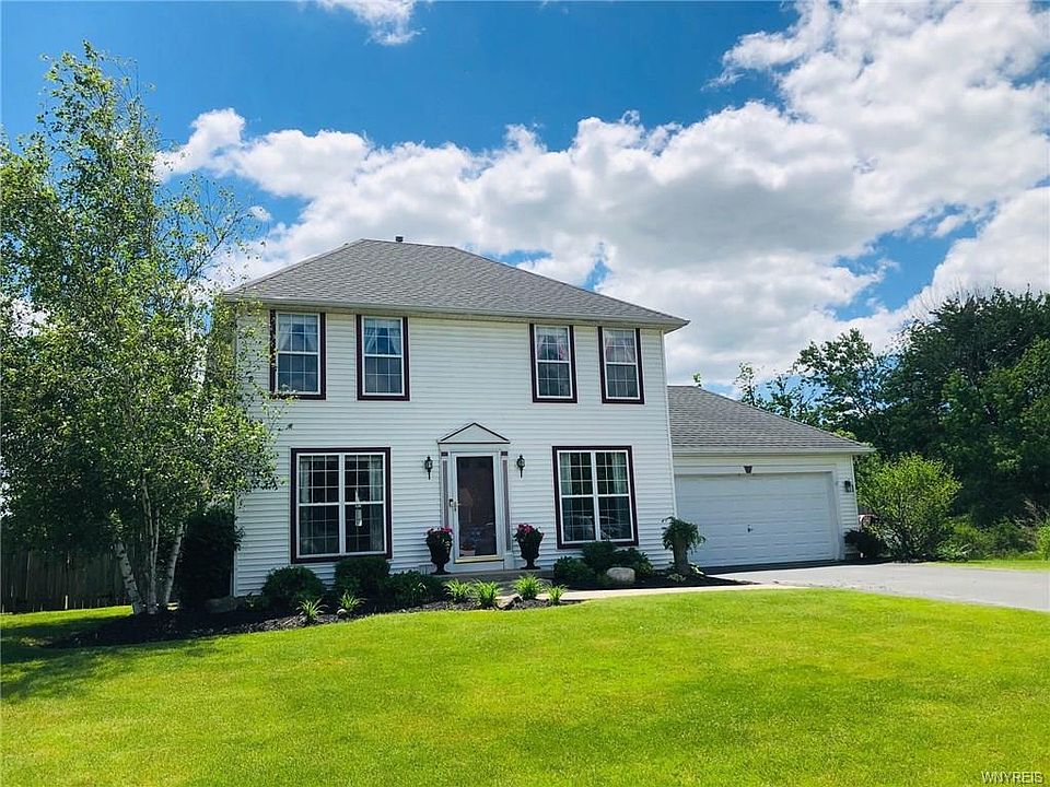 1st image of 59 Woodgate Dr