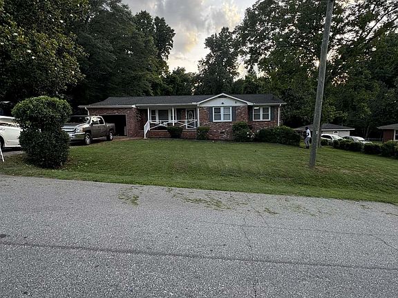 2nd image of 103 Knox St