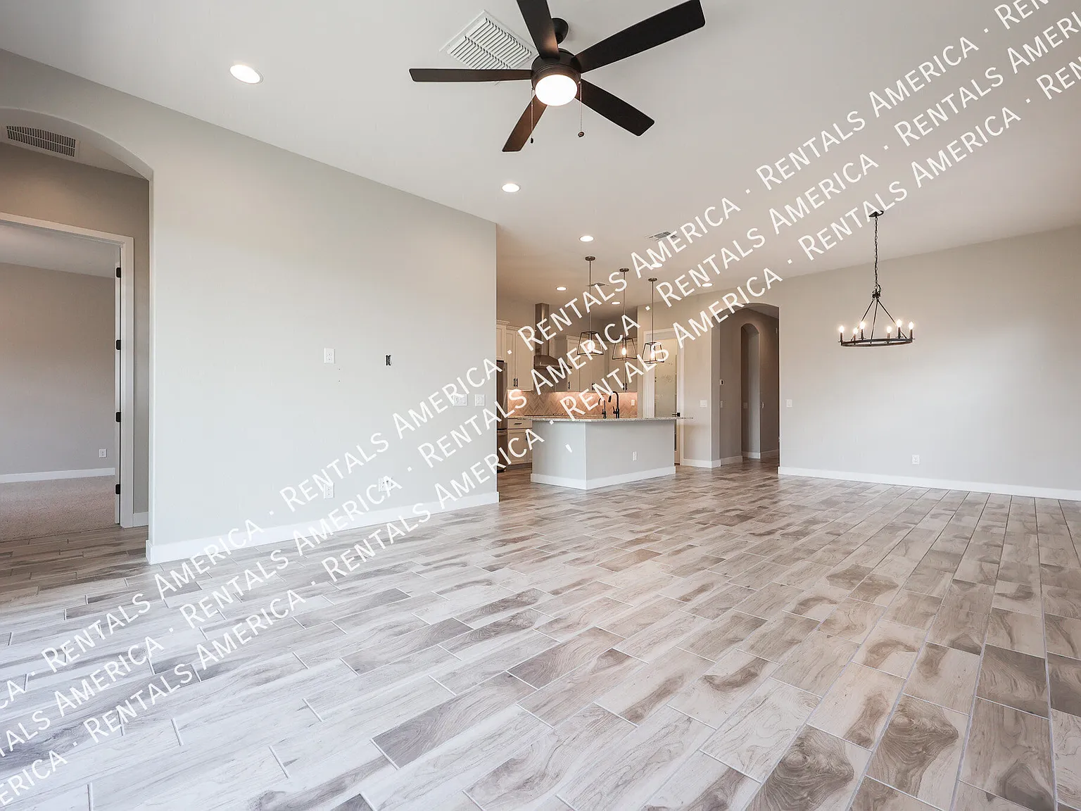 Beautiful 5-Bedroom Home for Rent ? 22435 E Oriole Way — Photo 4