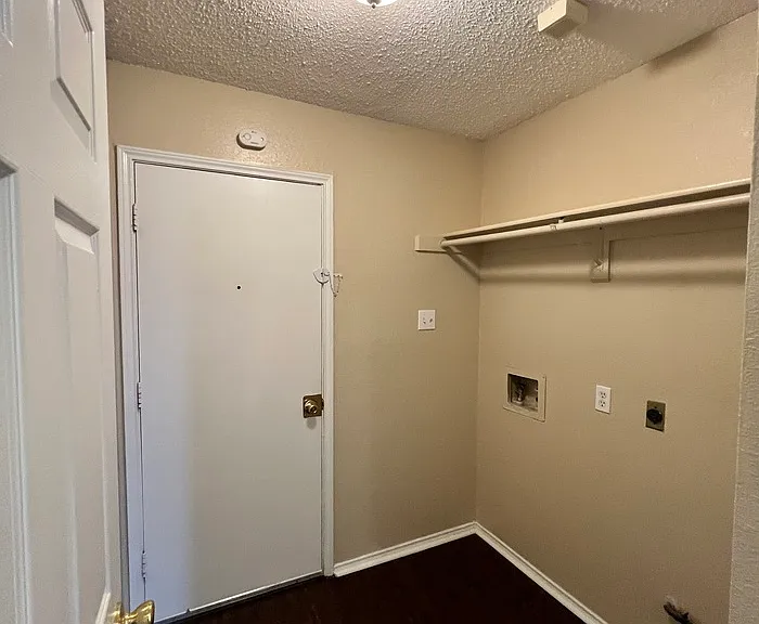 2213 Creek Royal Dr — Photo 7