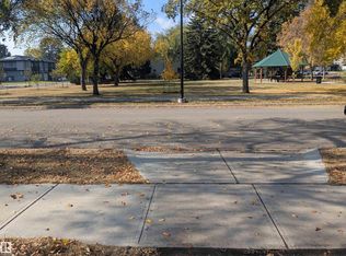 11207 128th St NW, Edmonton, AB T5M 0W8