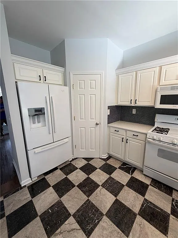 2 bed, 2.5 bath, 1296 sqft, $1,850 — Photo 2