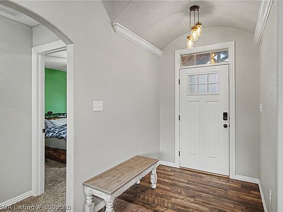 2nd image of 726 Durmast Ln