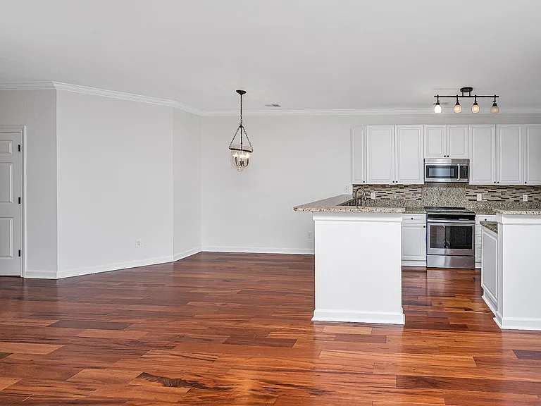 1476 Belcourt Ln — Photo 8