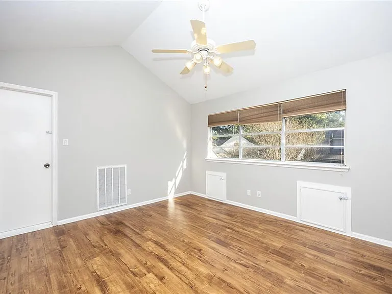 8323 Forest Ridge Rd — Photo 15