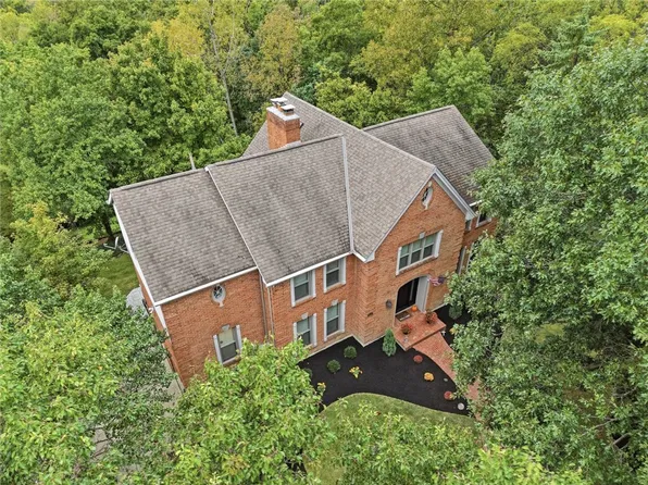 5800 Windsong Ct, Cincinnati, OH 45243