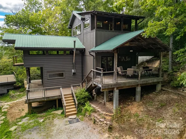 60 Crystal Creek Dr, Pisgah Forest, NC 28768