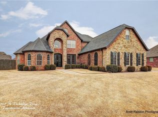 4707 N Rockledge Dr, Fayetteville, AR 72764