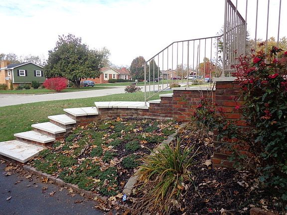 3rd image of 107 Westwood Dr