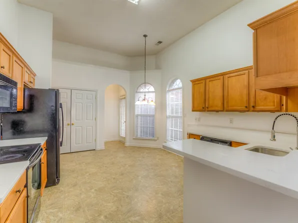 2715 Bending Elm Dr, Cordova, TN 38016