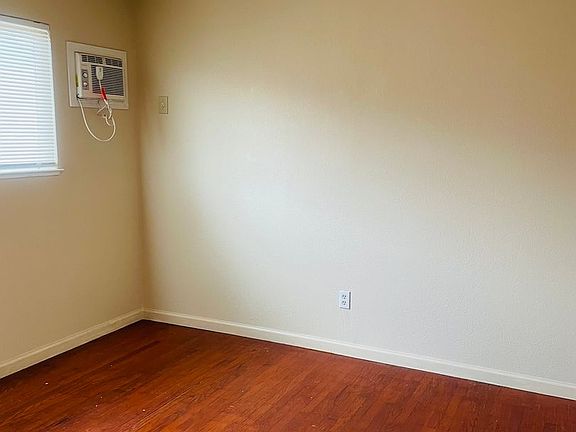 4th image of 6113 & 6115 Dewey Dr #6113