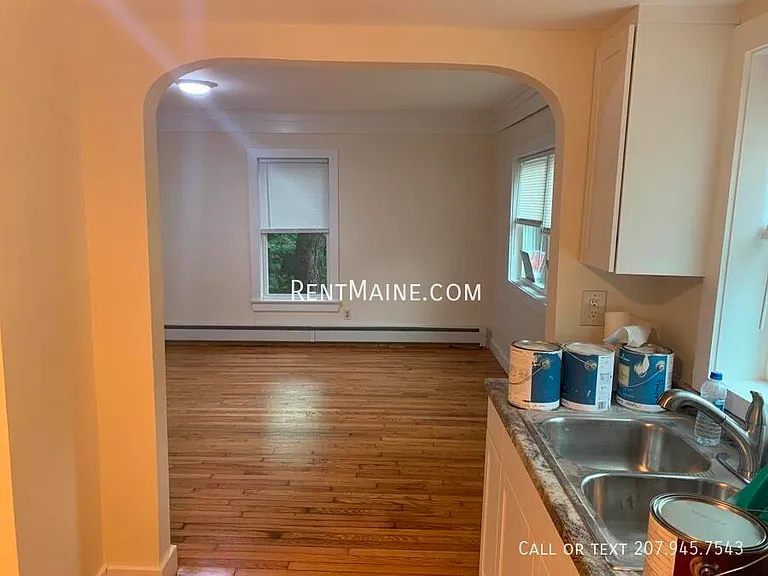 558 S Main St — Photo 7