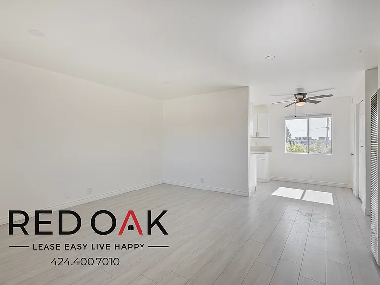 7915 Vineland Ave — Photo 12