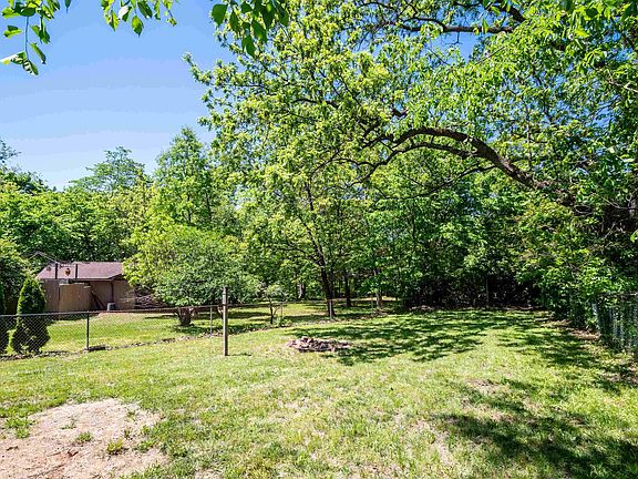 4th image of 4503 NE Scenic Dr