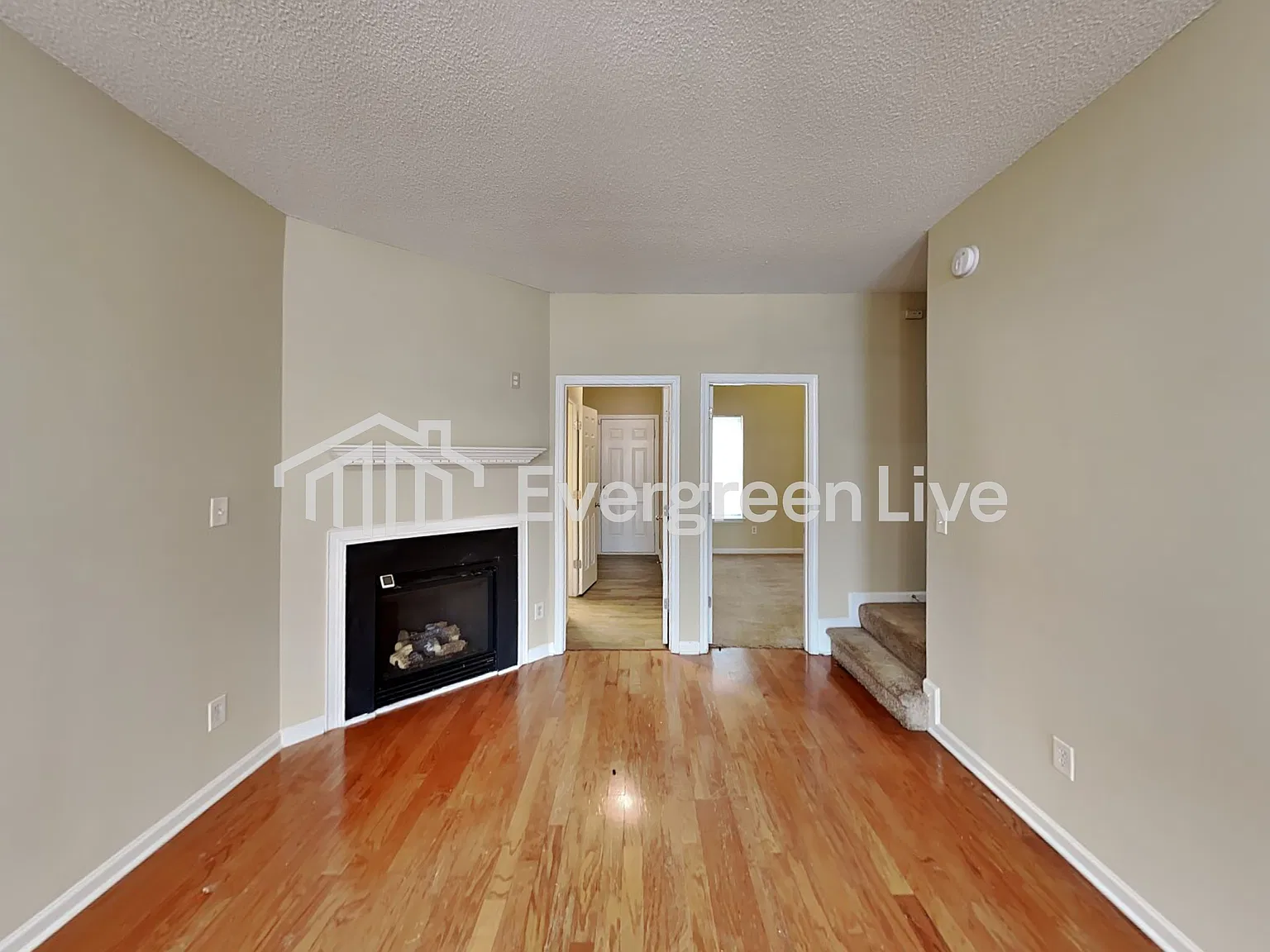 3 bed, 2.5 bath, 1604 sqft, $1,775 — Photo 2