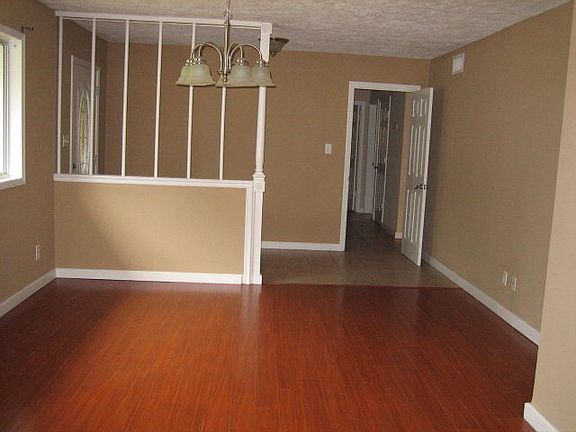 2nd image of 1222 Crestwood Dr