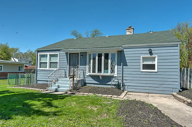 4 W Sibley Blvd photo 1