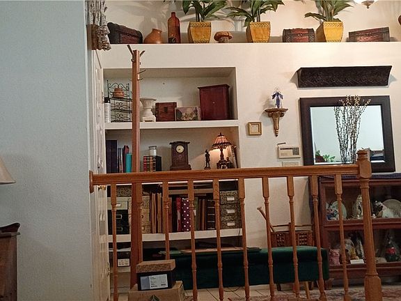 5th image of 934 Derringer Ln