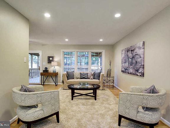 5th image of 2204 Yardley Ct