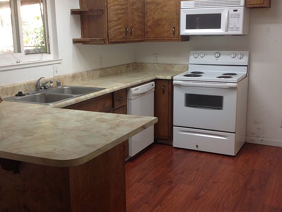 3rd image of 109 W Essex St