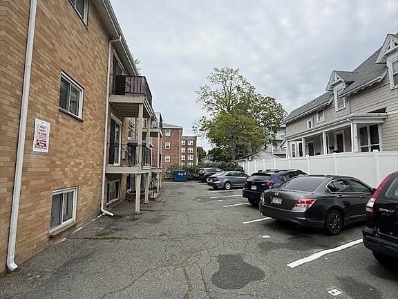 5th image of 87 Cedar St APT 6