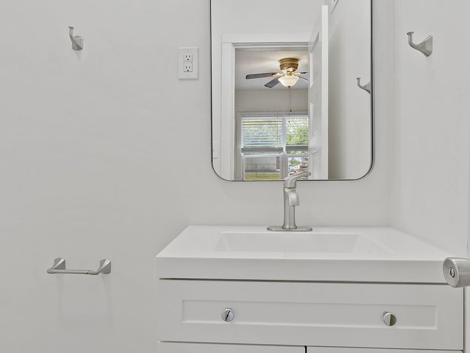 1st image of 213 Duffey St #1