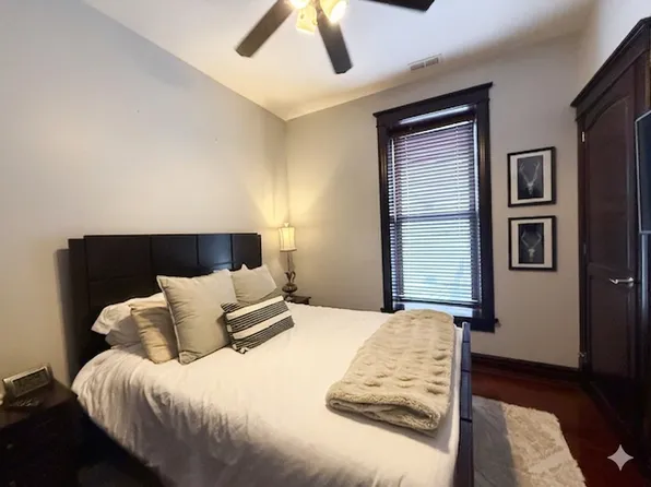 1416 W Superior St APT 2R, Chicago, IL 60642