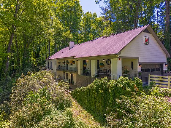 3rd image of 77 Oakwood Ln