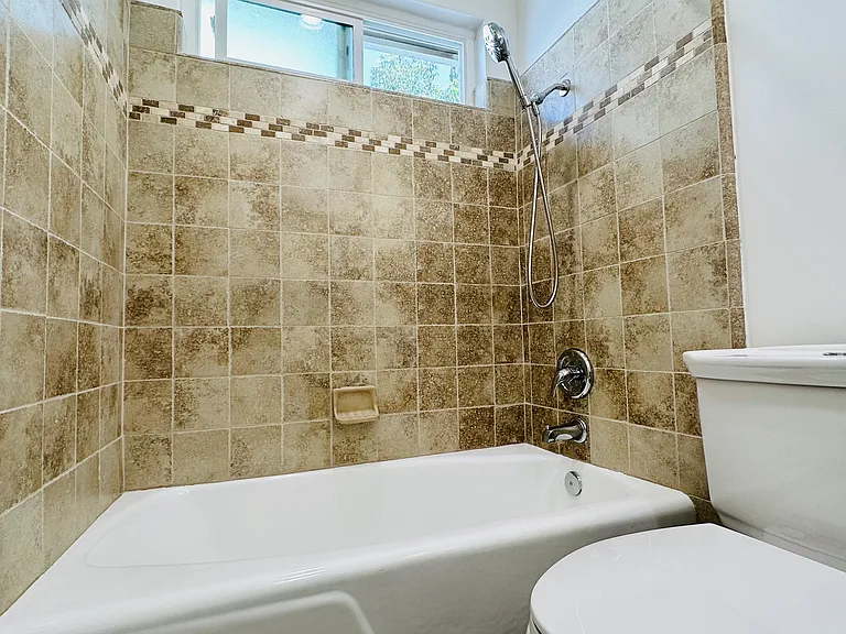 13440 Victory Blvd #9 — Photo 18