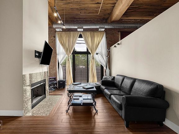 4th image of 1525 S Michigan Ave APT 107