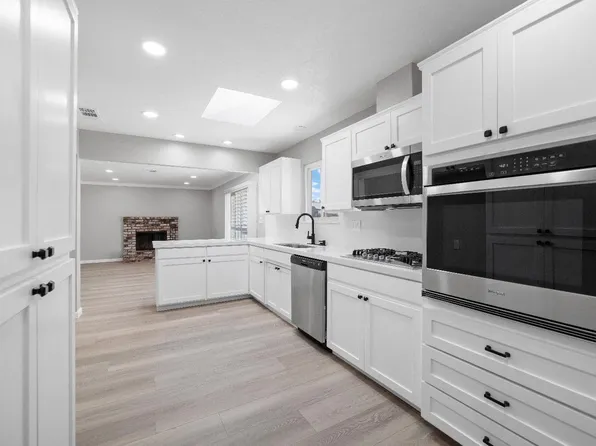 8266 Colonial Dr, Stockton, CA 95209